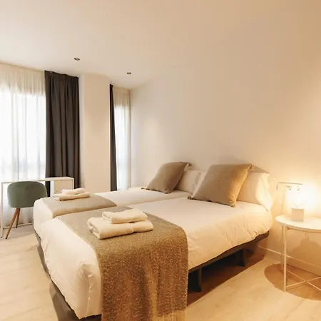 Bravissimo Centre, Modern 2-bedroom * ジローナ