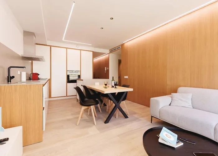 Апартаменты Bravissimo Centre, Modern 2-bedroom *